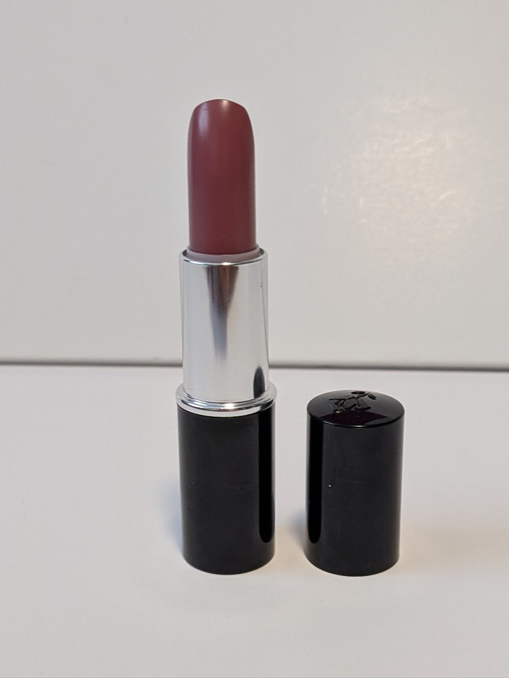 New'Lancome Lipstick Color Fever Rose Defile.It is a Standard Size